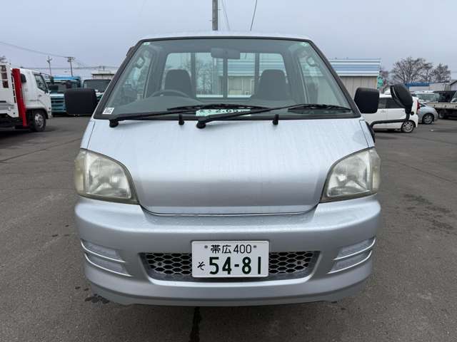 Toyota Light Ace Truck 2