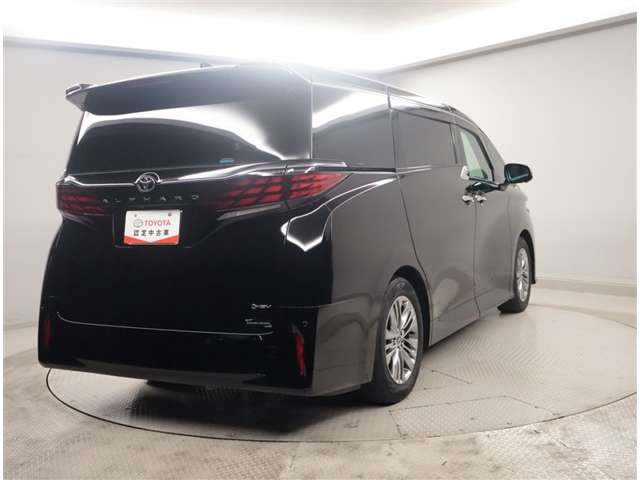 Toyota Alphard 3