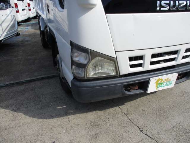 Isuzu Elf 4