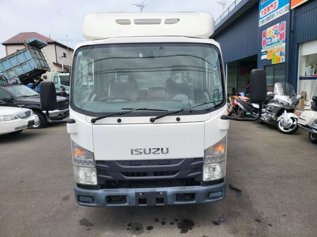 Isuzu Elf Van 8