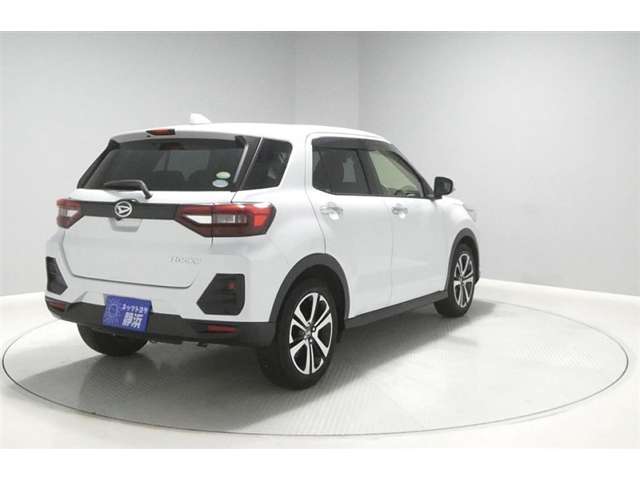 Daihatsu Rocky 3