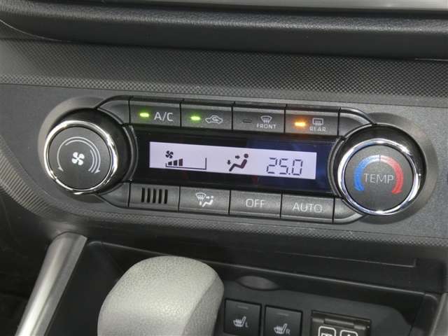Daihatsu Rocky 8