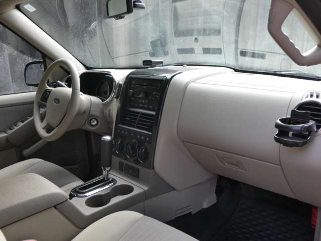 Ford Explorer Sport Trac 11