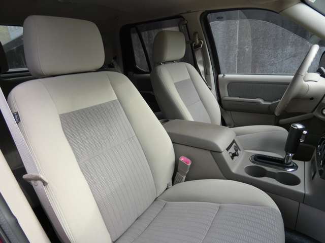 Ford Explorer Sport Trac 12