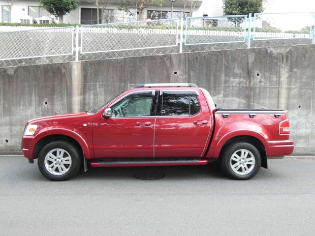 Ford Explorer Sport Trac 2