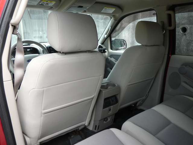 Ford Explorer Sport Trac 9