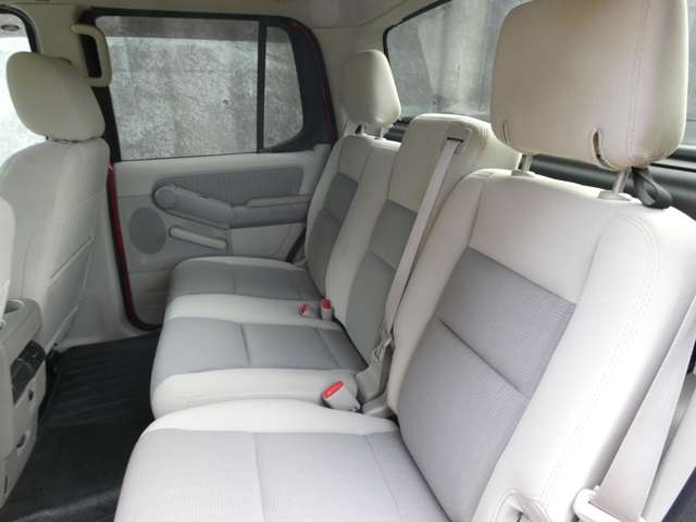 Ford Explorer Sport Trac 10