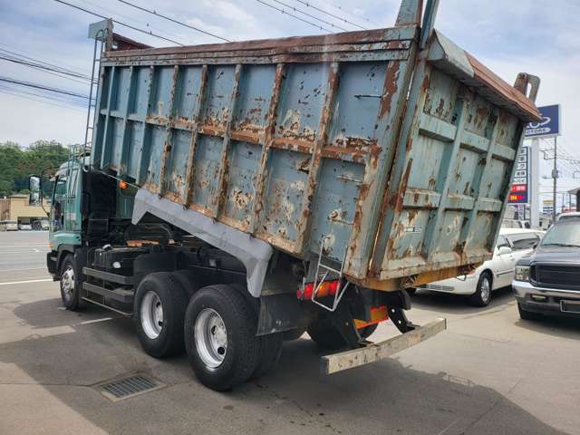 Isuzu Giga 2