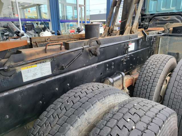 Isuzu Giga 8