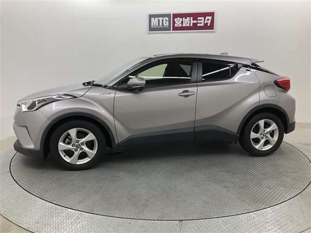 Toyota C-HR 4
