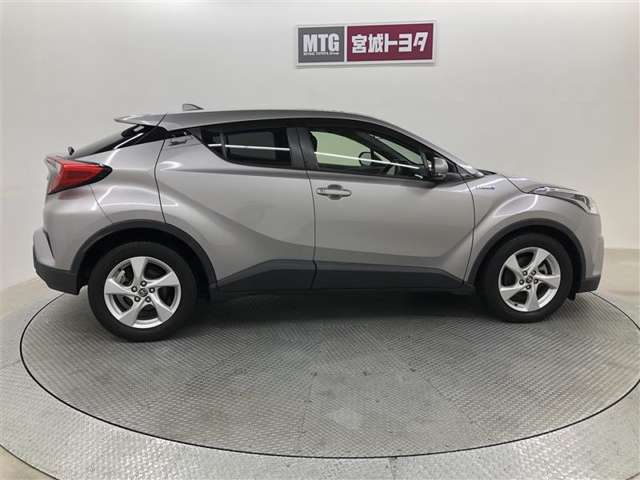 Toyota C-HR 6