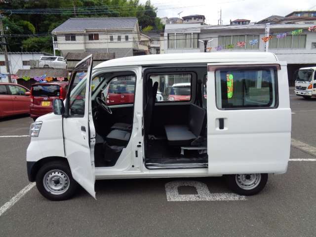 Daihatsu Hijet Cargo 4
