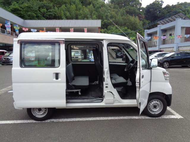 Daihatsu Hijet Cargo 5