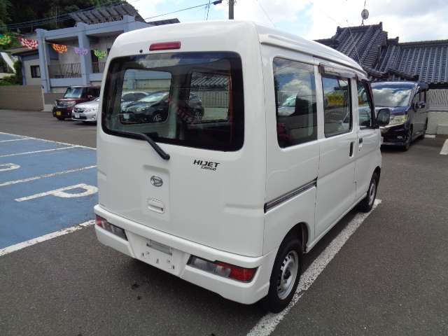 Daihatsu Hijet Cargo 6