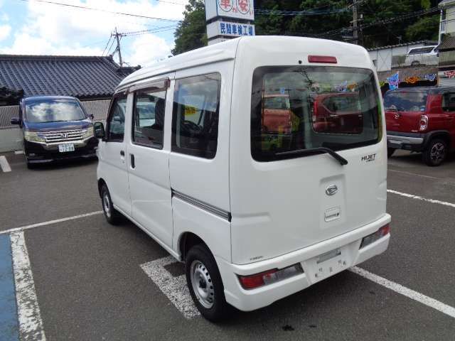 Daihatsu Hijet Cargo 8