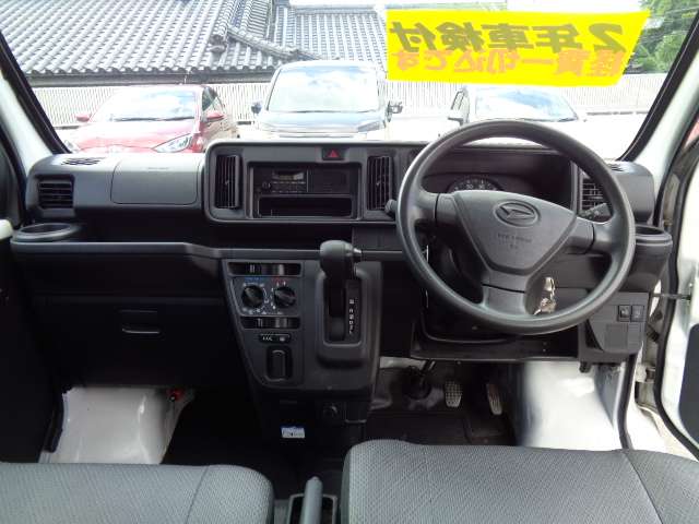 Daihatsu Hijet Cargo 10