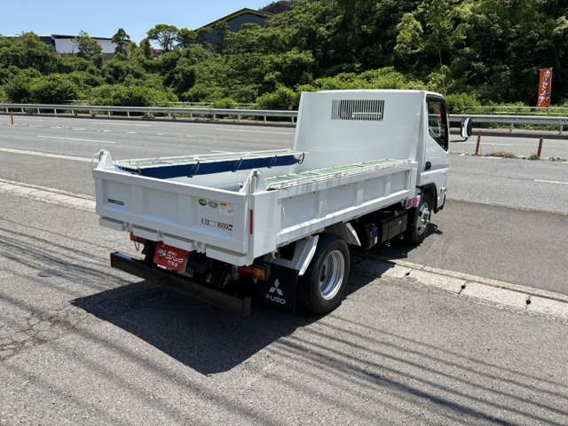 Mitsubishi Fuso Canter 9
