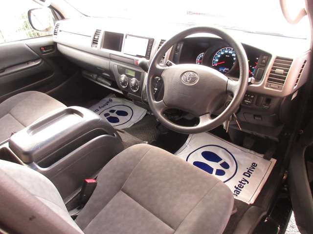 Toyota Hiace 12