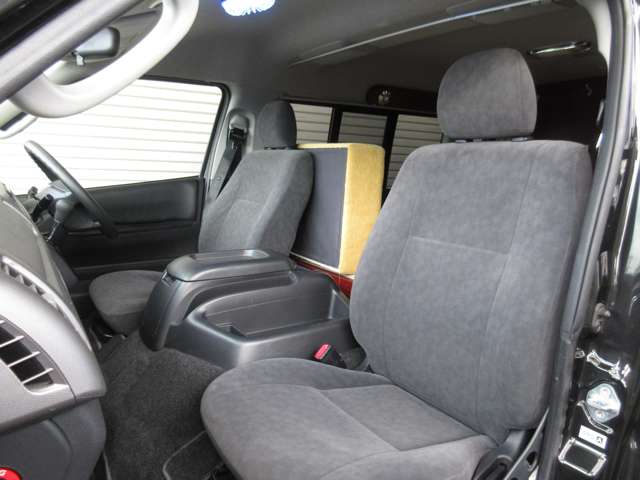 Toyota Hiace 9