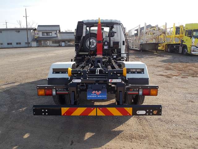 Mitsubishi Fuso Fighter 6