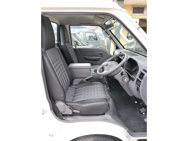 Mazda Bongo Truck 9