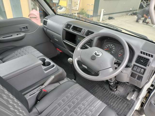 Mazda Bongo Truck 10