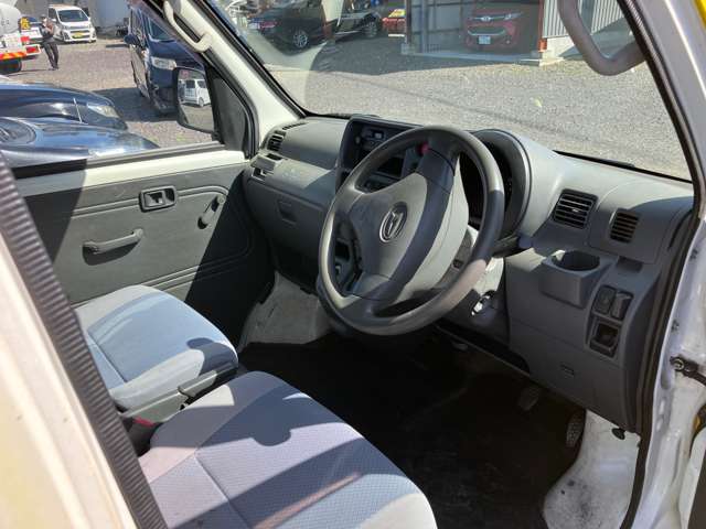 Daihatsu Hijet Deck Van 11