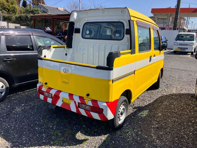 Daihatsu Hijet Deck Van 4