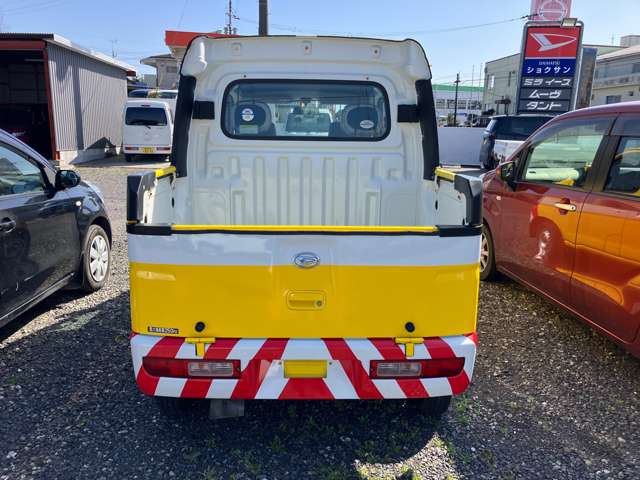 Daihatsu Hijet Deck Van 5