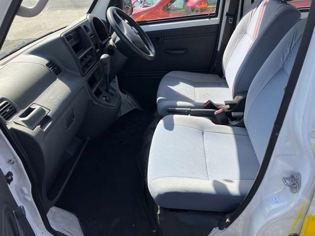 Daihatsu Hijet Deck Van 8