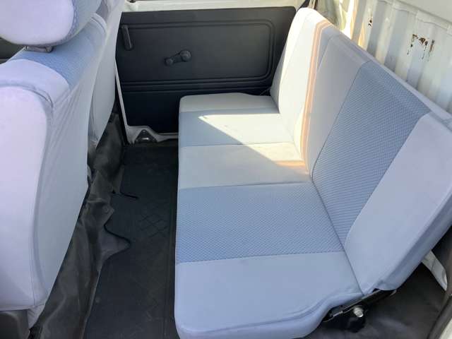 Daihatsu Hijet Deck Van 9