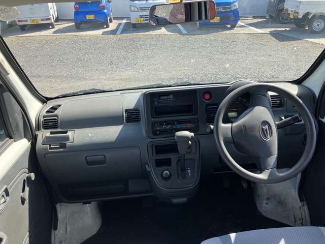 Daihatsu Hijet Deck Van 10