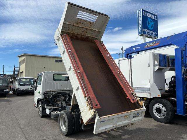 Isuzu Elf 12