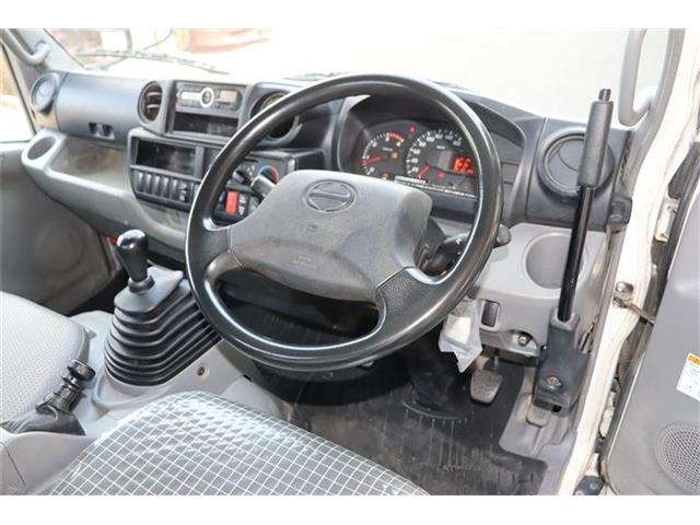Hino Dutro 12