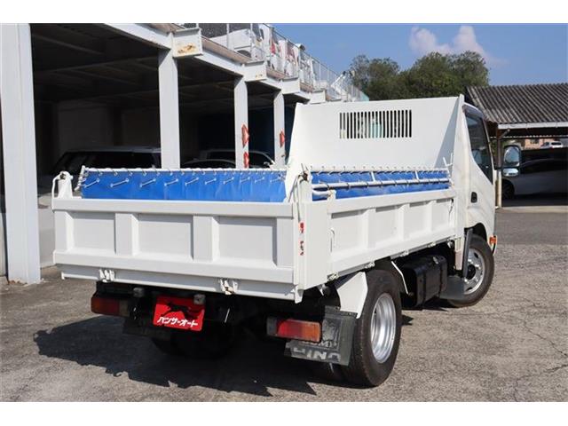 Hino Dutro 3