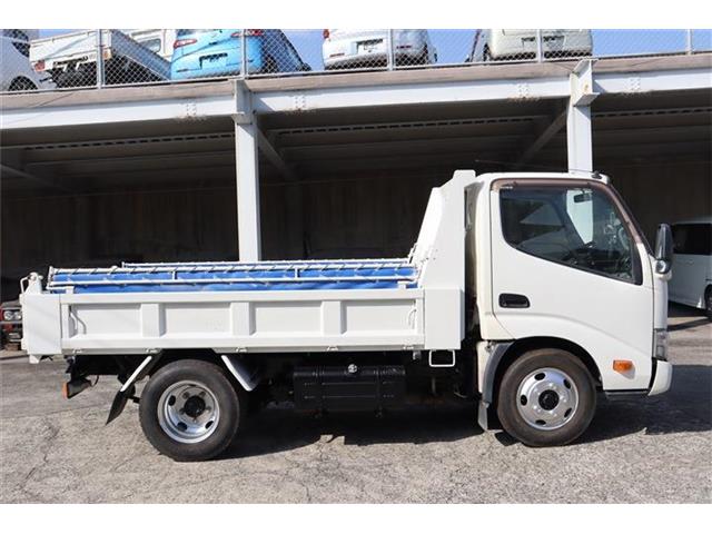 Hino Dutro 7