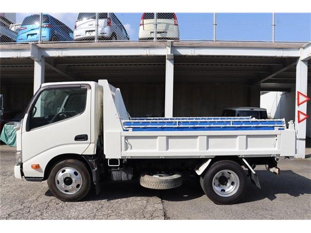 Hino Dutro 8
