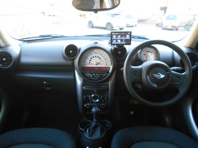 MINI Crossover 11