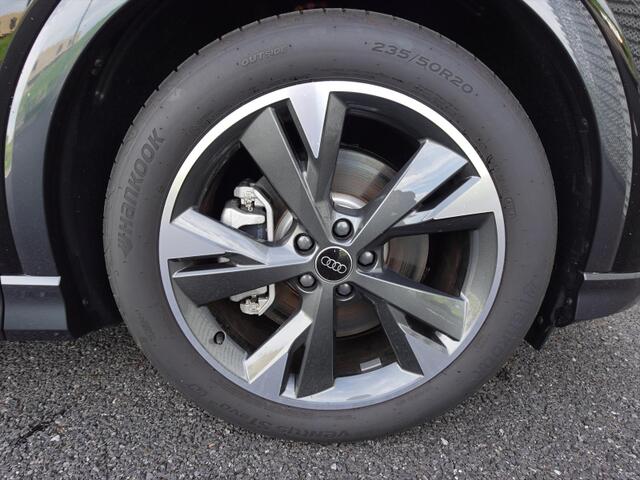 Audi Q4 e-tron 7