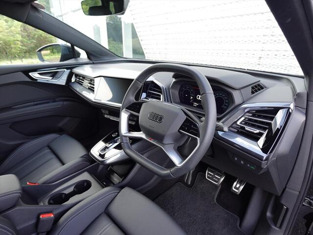 Audi Q4 e-tron 8