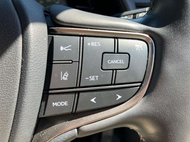Lexus UX 12
