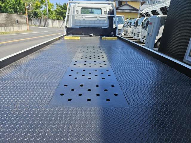 Isuzu Elf 12