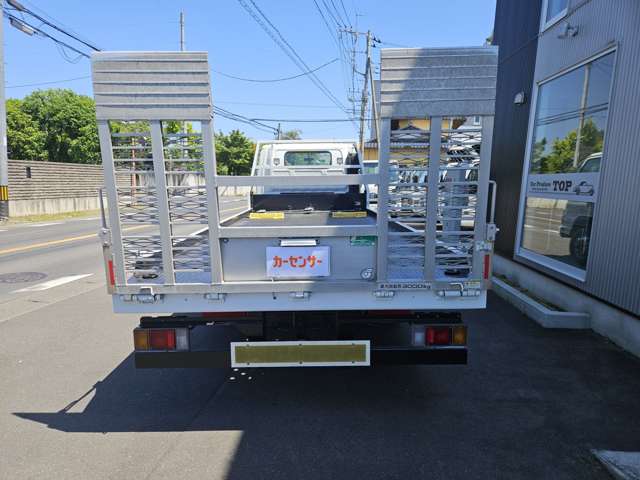 Isuzu Elf 7