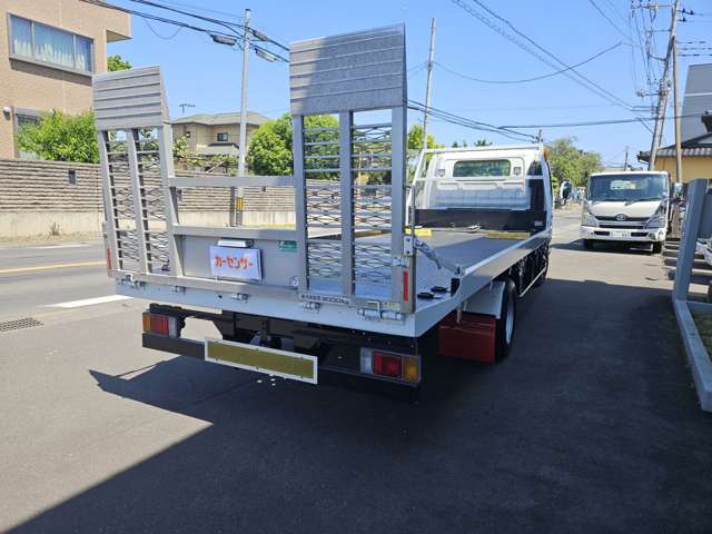 Isuzu Elf 8