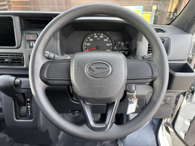 Daihatsu Hijet Cargo 11
