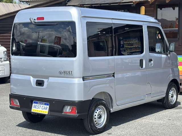 Daihatsu Hijet Cargo 6