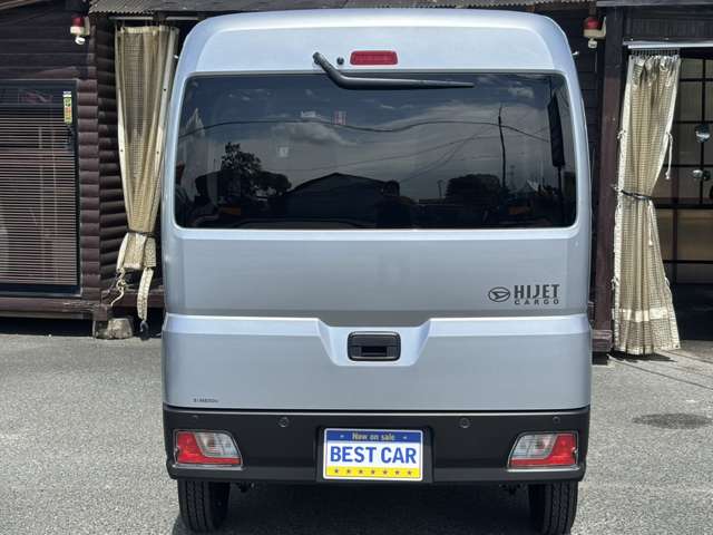 Daihatsu Hijet Cargo 7