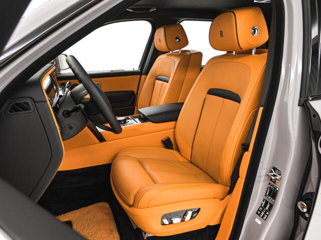 Rolls-Royce ブラックバッジカリナン 11