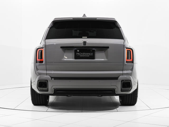 Rolls-Royce ブラックバッジカリナン 4