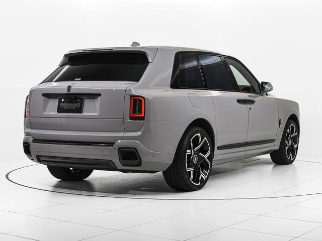 Rolls-Royce ブラックバッジカリナン 5